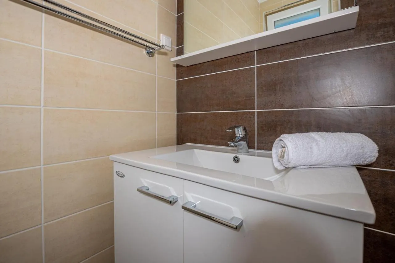 Apartments In Crikvenica 41205