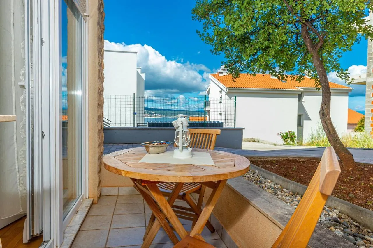 Apartments In Crikvenica 41205