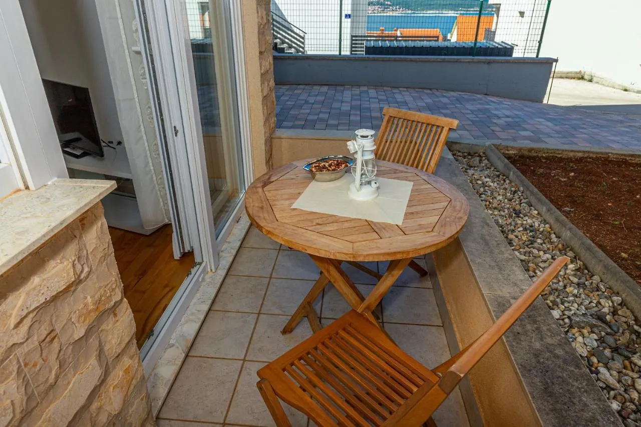 Apartments In Crikvenica 41205