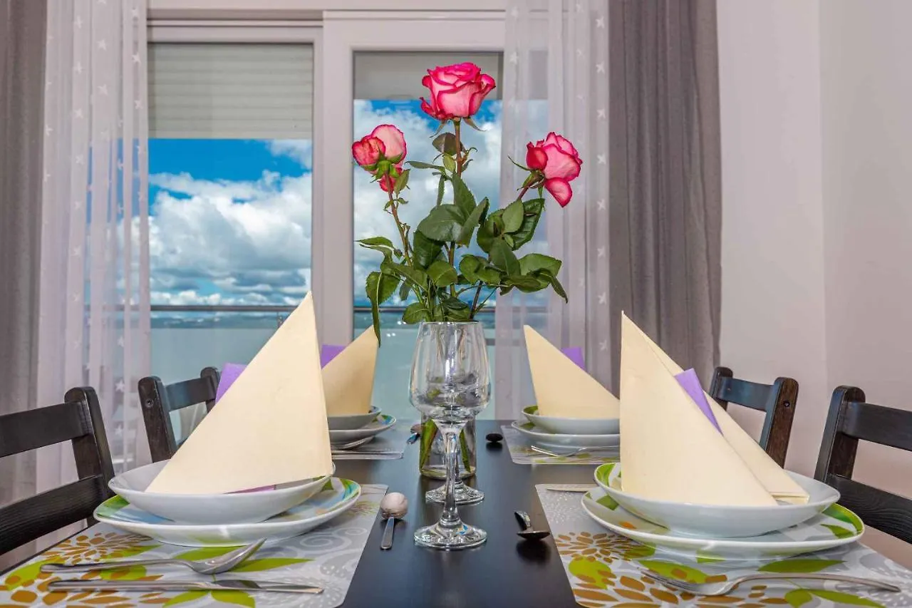 Apartments In Crikvenica 41205