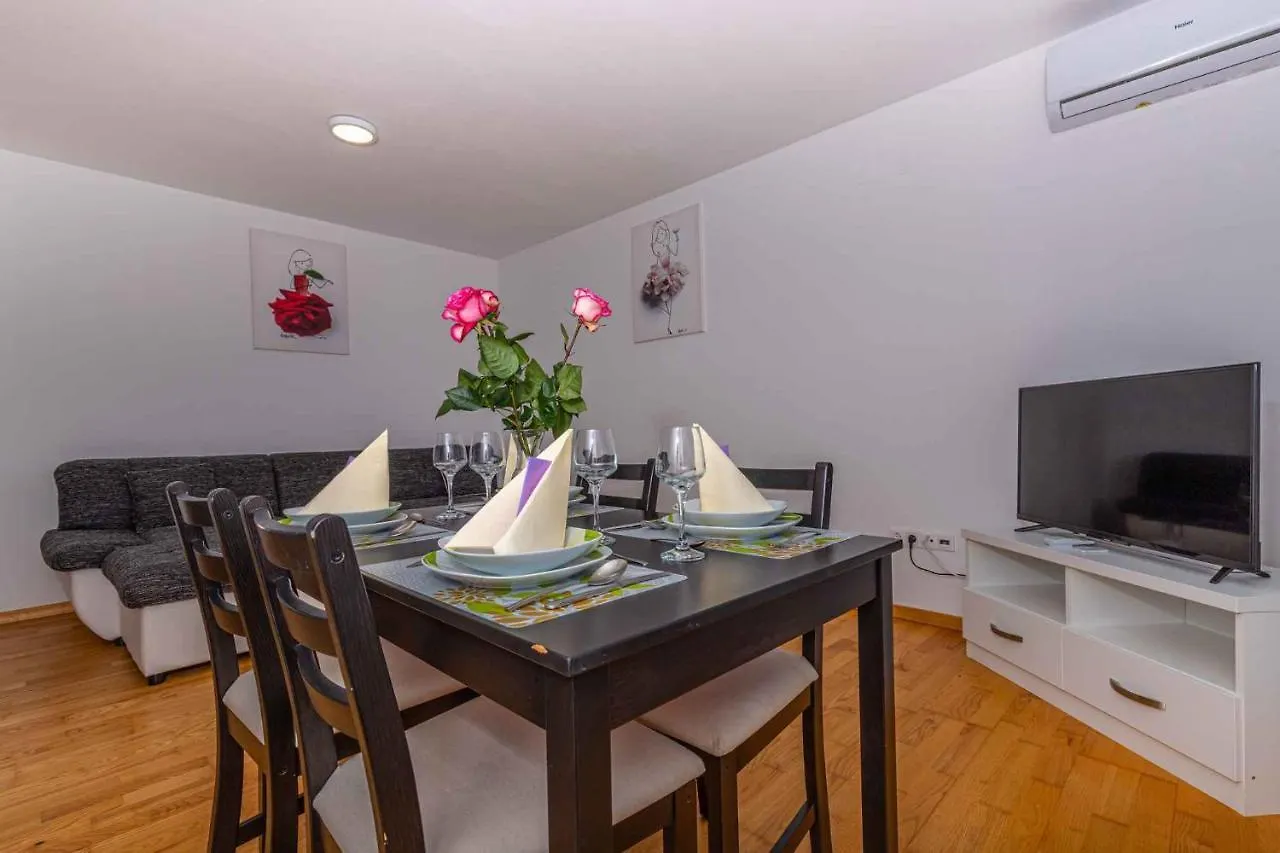 Apartments In Crikvenica 41205 Croatia