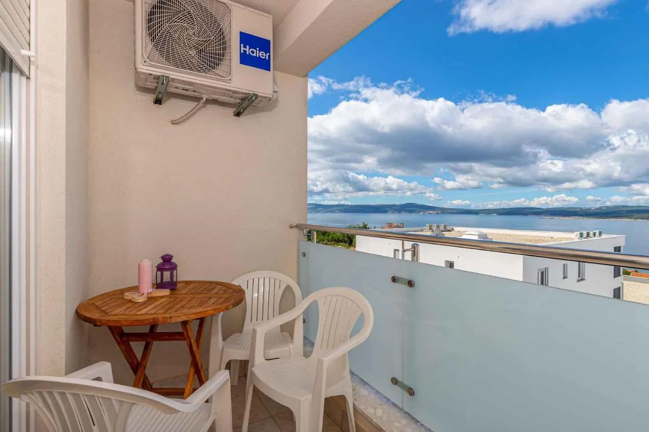 Apartments In Crikvenica 41205
